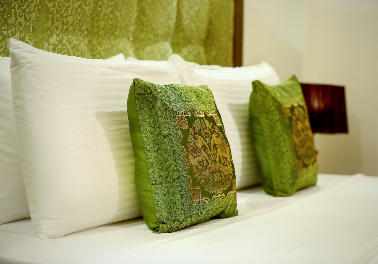 Vendol Maliga Edge Hotel Kandy Exterior photo