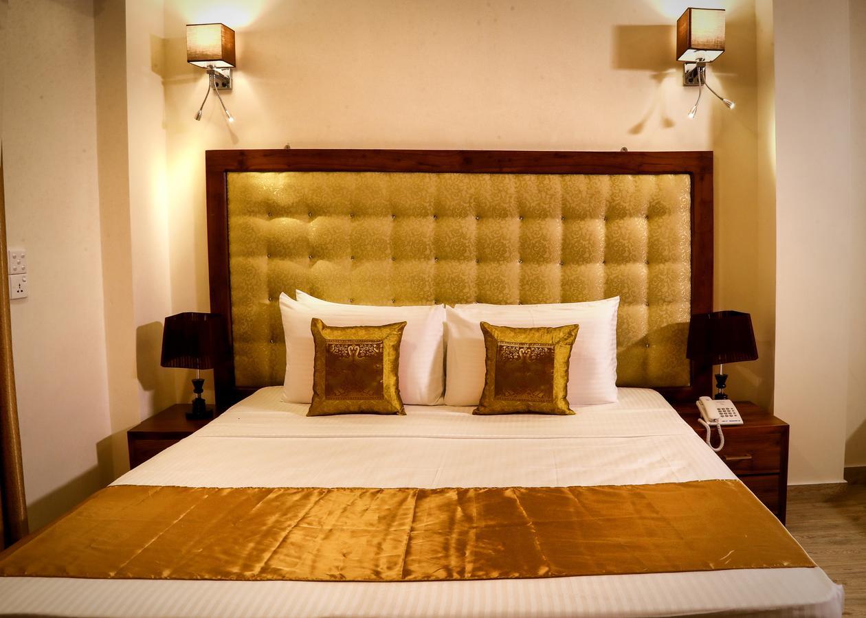 Vendol Maliga Edge Hotel Kandy Exterior photo