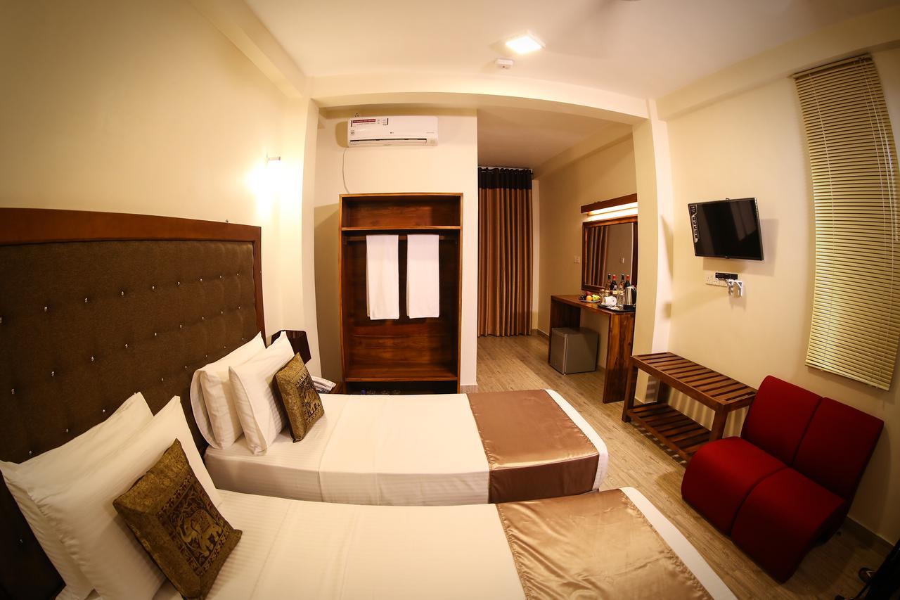 Vendol Maliga Edge Hotel Kandy Exterior photo