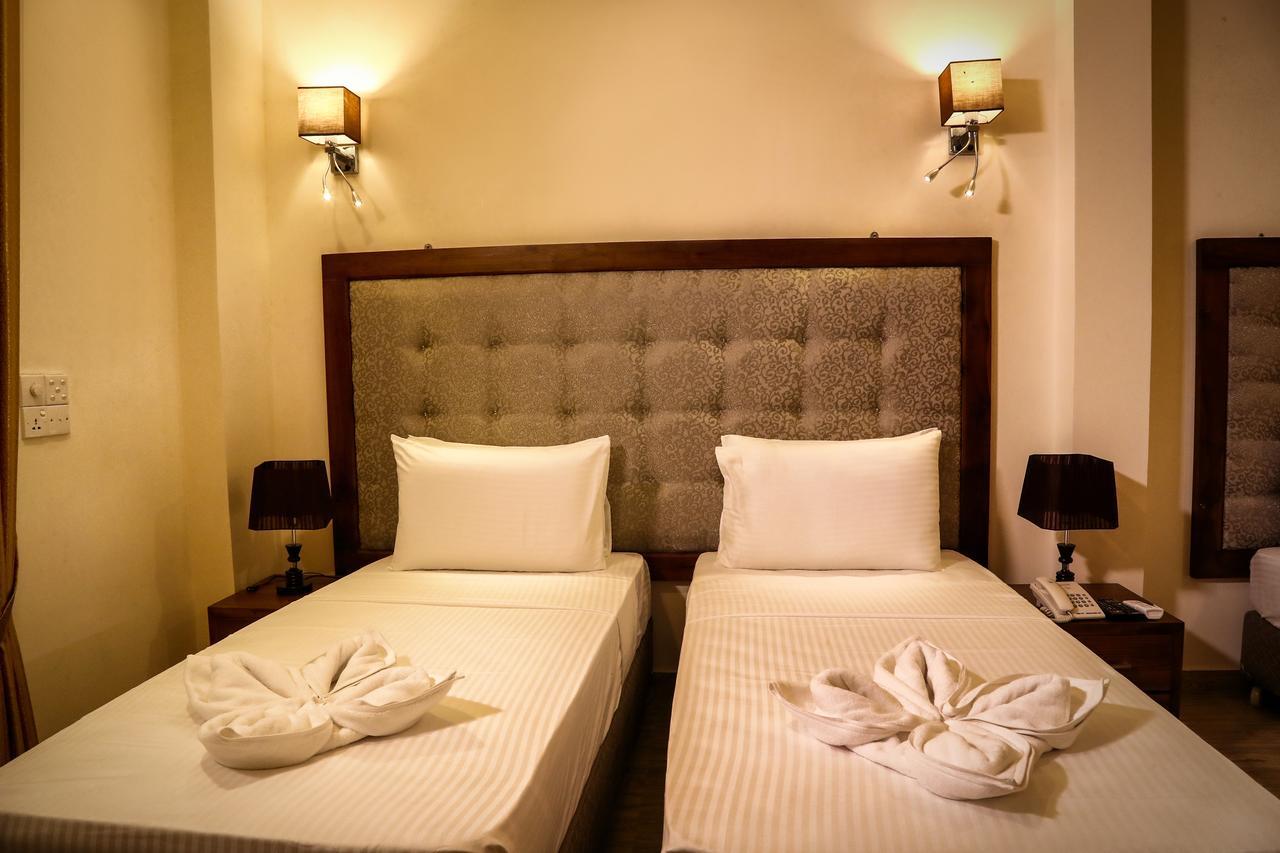 Vendol Maliga Edge Hotel Kandy Exterior photo